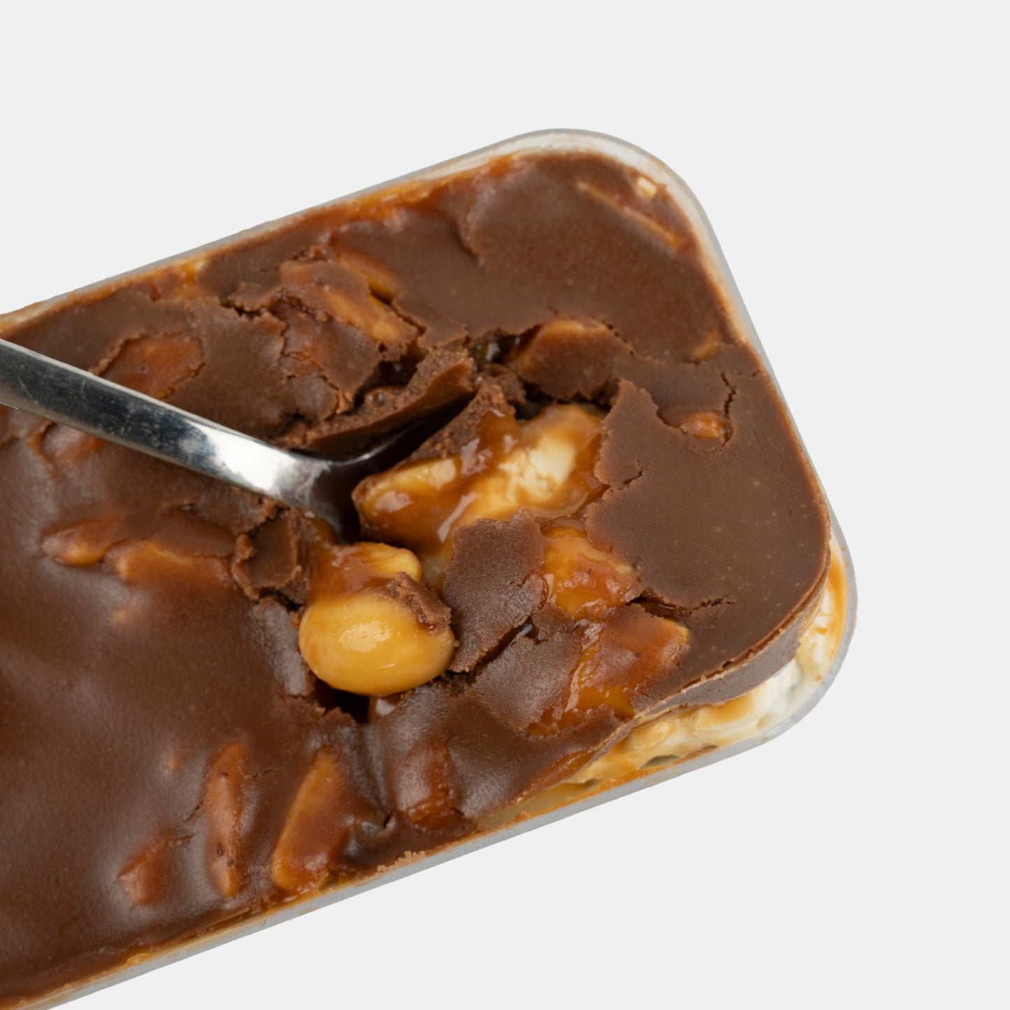Yer Fıstıklı Karamelli (Snickers) Cup Tatlı – 1 Kutu (8 Adet)